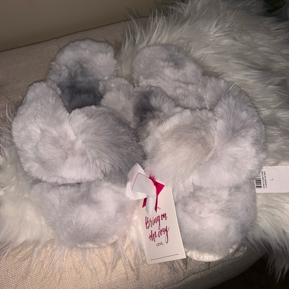 Fuzzy Open-toe Slippers, Grey & White fur, sz L